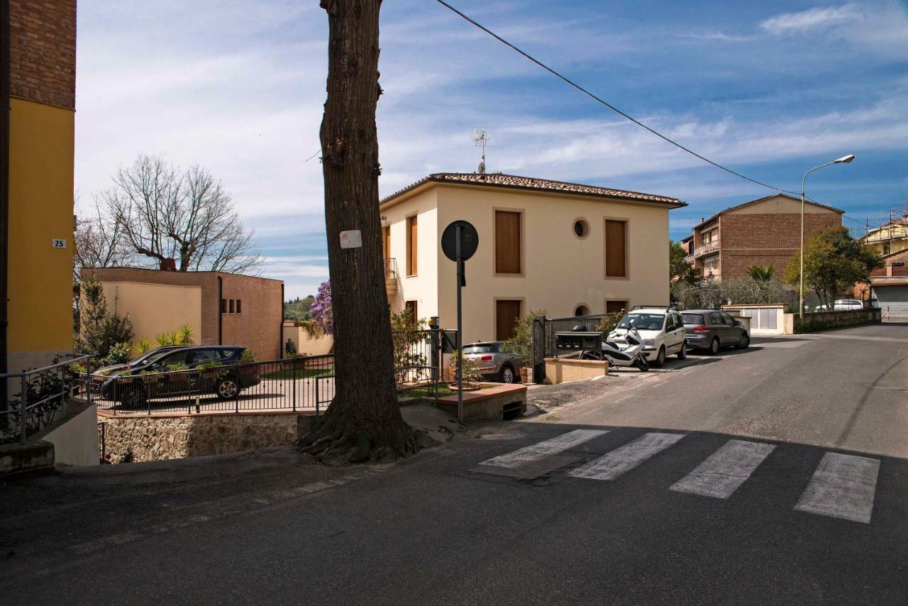 Casa Il Glicine A Due Passi Dal Centro Leilighet Siena Eksteriør bilde