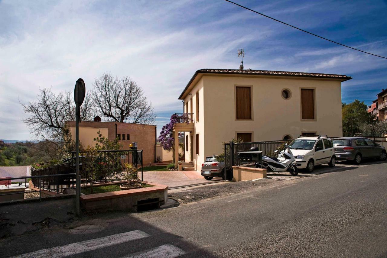 Casa Il Glicine A Due Passi Dal Centro Leilighet Siena Eksteriør bilde