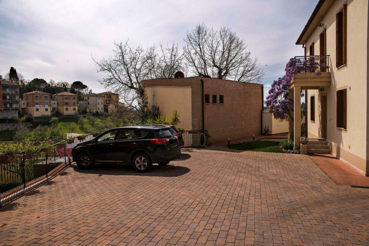 Casa Il Glicine A Due Passi Dal Centro Leilighet Siena Eksteriør bilde